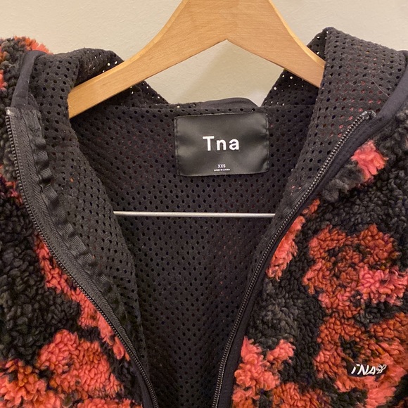 Aritiza TNA Sherpa Fleece Hoodie Jacket. Size XXS - Picture 4 of 6